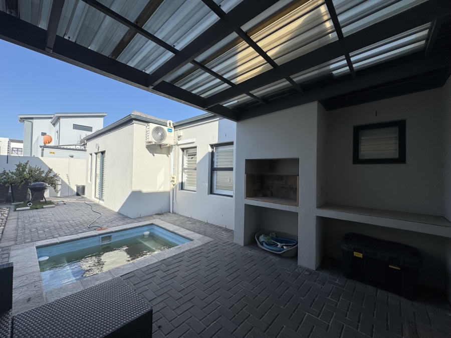 3 Bedroom Property for Sale in Sandown Western Cape